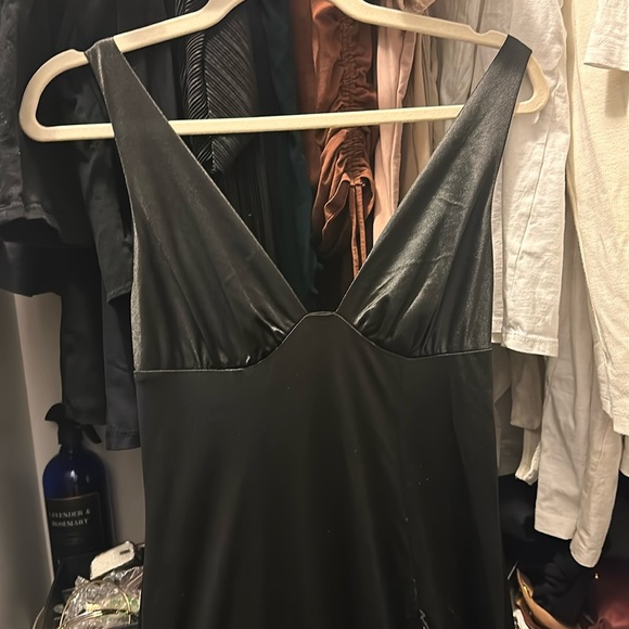 Hello Molly Wedding guest Black Dress - Picture 3 of 4